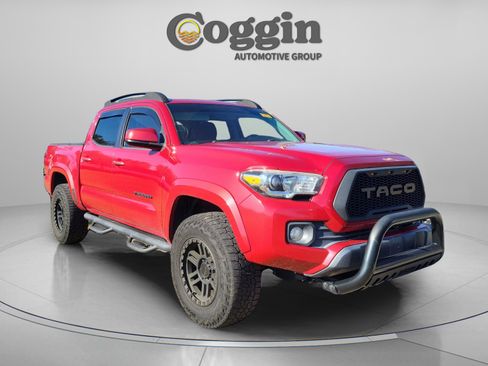 Used 2017 Toyota Tacoma SR5 w/ Tow Package image 5