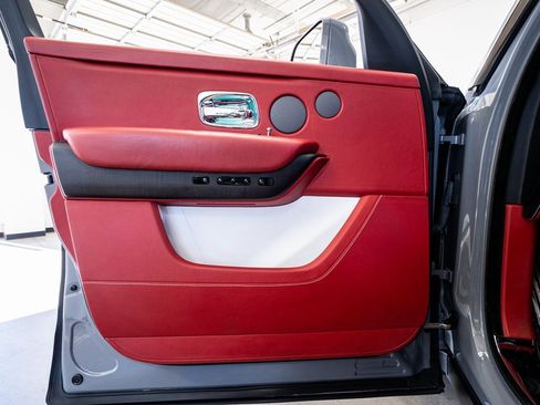 Used 2022 Rolls-Royce Cullinan image 33