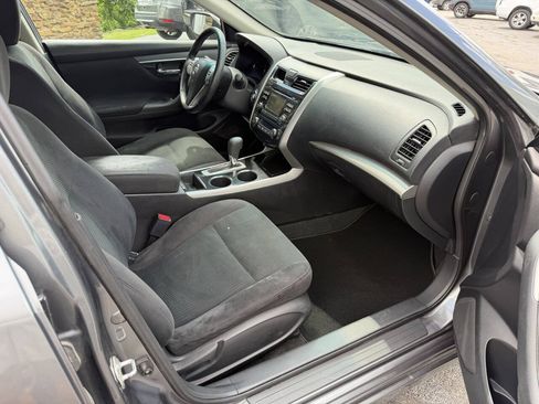 Used 2014 Nissan Altima 2.5 SV FWD image 9