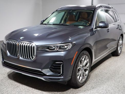 Used 2021 BMW X7 xDrive40i w/ Executive Package image 34