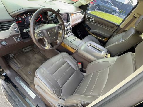 Used 2016 GMC Yukon XL Denali image 15