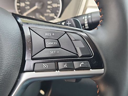 Used 2025 Nissan Altima 2.5 SR FWD image 22