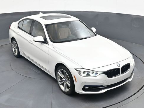 Used 2017 BMW 330i Sedan RWD image 25