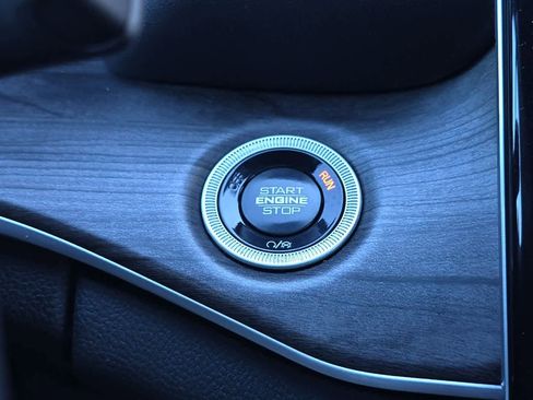 Used 2024 Jeep Grand Cherokee L Limited w/ Luxury Tech Group II image 26