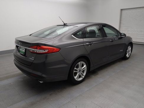 Used 2018 Ford Fusion SE image 9