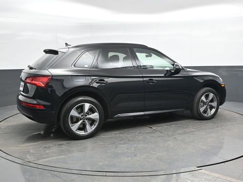 Used 2020 Audi Q5 2.0T Premium w/ Titanium Sport Package image 3