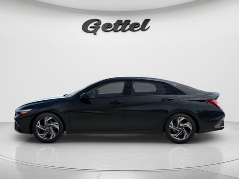 New 2026 Hyundai Elantra SEL Sport Premium FWD image 3