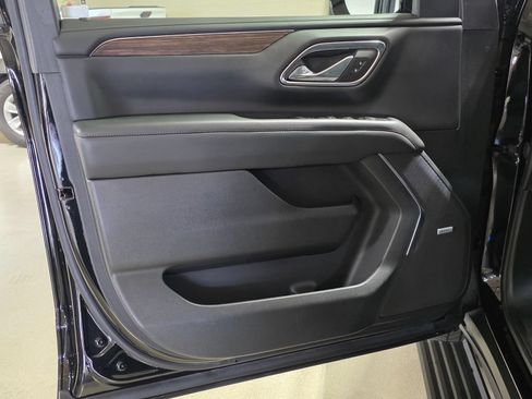 Used 2023 Chevrolet Tahoe High Country w/ Premium Package AWD/4WD image 17