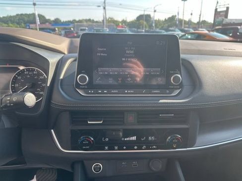 Used 2023 Nissan Rogue SV AWD/4WD image 23