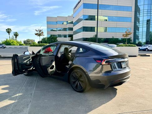 Used 2024 Tesla Model 3 Standard Range RWD image 36