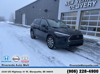 Used 2022 Toyota Corolla Cross XLE video 1