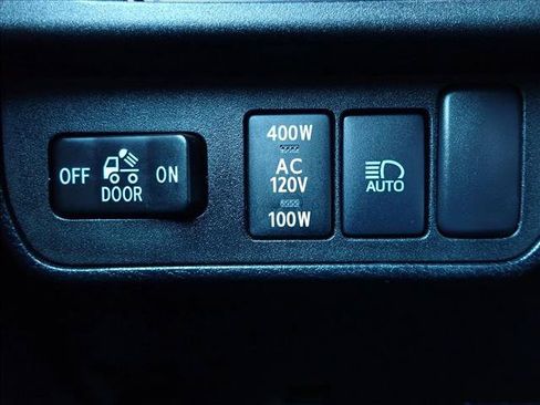 Used 2019 Toyota Tacoma TRD Off-Road AWD/4WD image 22