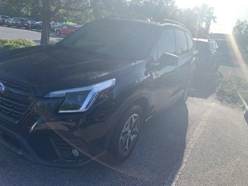 Used 2023 Subaru Forester Premium AWD/4WD image 2