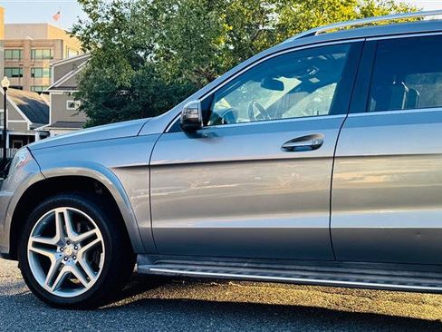 Used 2014 Mercedes-Benz GL 550 4MATIC image 12