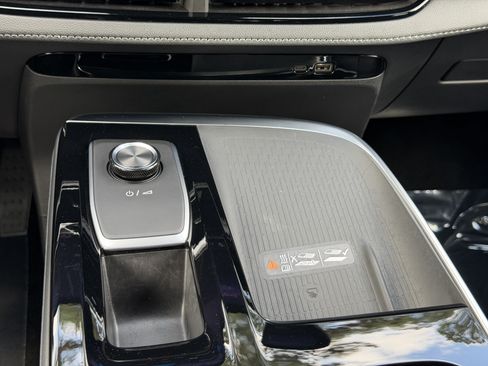 Used 2025 Buick Enclave Preferred FWD image 24
