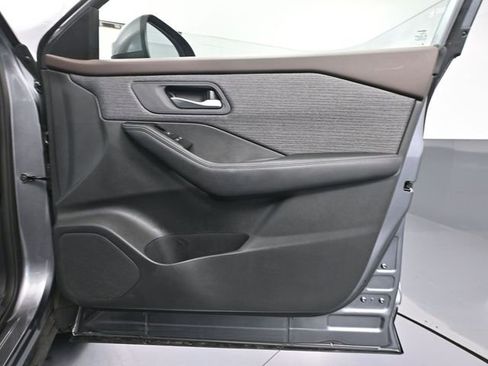 Used 2023 Nissan Rogue SV AWD/4WD image 41