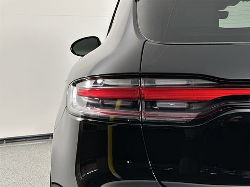 Certified 2026 Porsche Macan image 16