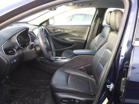 Used 2017 Chevrolet Malibu LT image 12