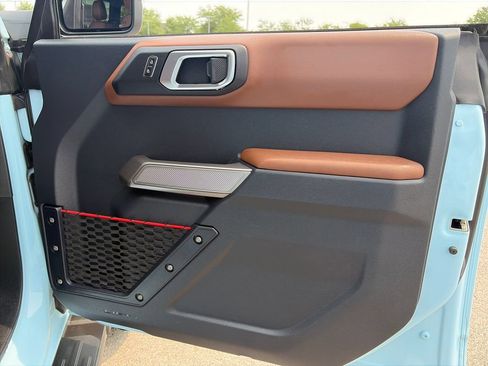 Used 2023 Ford Bronco Heritage Edition AWD/4WD image 9