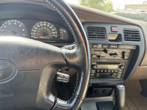 Used 2000 Toyota 4Runner SR5 AWD/4WD image 33