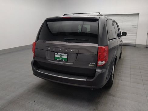 Used 2018 Dodge Grand Caravan SXT FWD image 9
