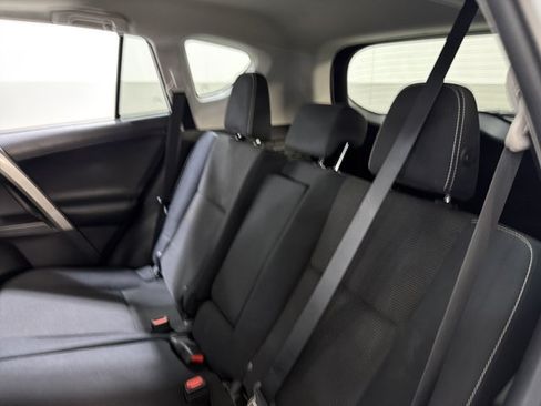 Used 2018 Toyota RAV4 XLE AWD/4WD image 7