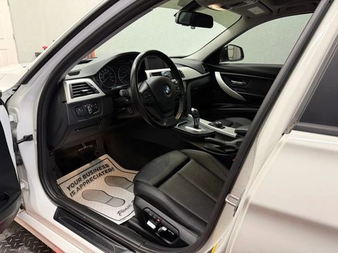 Used 2018 BMW 320i xDrive Sedan AWD/4WD image 7