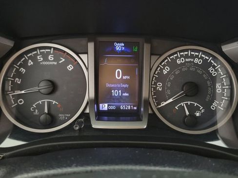 Used 2019 Toyota Tacoma SR5 AWD/4WD image 20