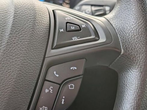 Used 2019 Ford Edge SE image 30