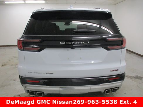 New 2026 GMC Acadia Denali w/ Super Cruise Package image 8