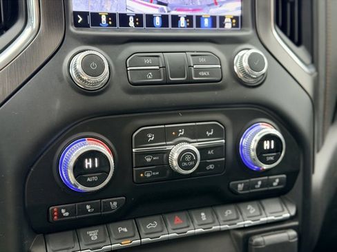 Certified 2023 GMC Sierra 2500 AT4 w/ AT4 Preferred Package image 18