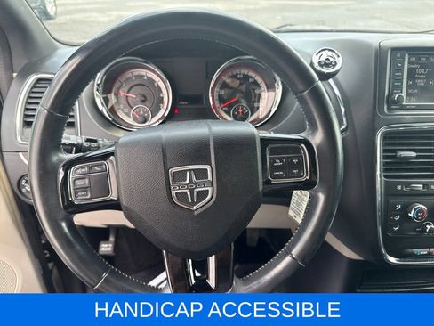 Used 2017 Dodge Grand Caravan SXT FWD image 13