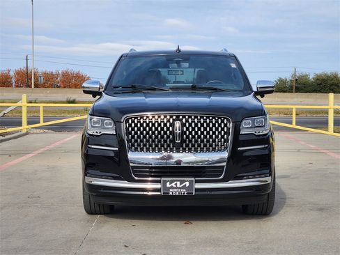 Used 2022 Lincoln Navigator Black Label image 2