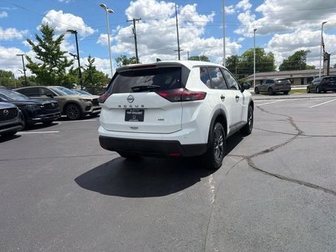 Used 2024 Nissan Rogue S AWD/4WD image 10