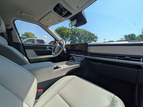 Used 2025 Hyundai Santa Fe SEL AWD/4WD image 31