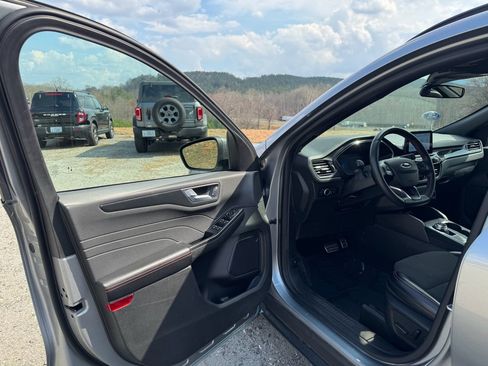 Used 2024 Ford Escape ST-Line image 12