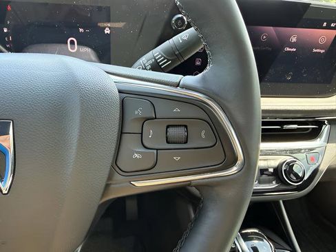 Used 2024 Buick Envista Sport Touring w/ Convenience I Package FWD image 17