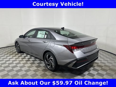 Used 2025 Hyundai Elantra Sport image 5