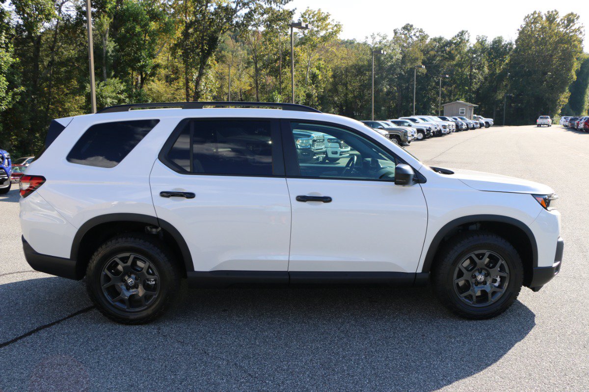 Used 2026 Honda Pilot TrailSport image 9