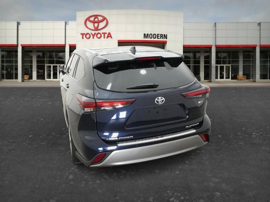 New 2026 Toyota Highlander Platinum AWD/4WD image 22