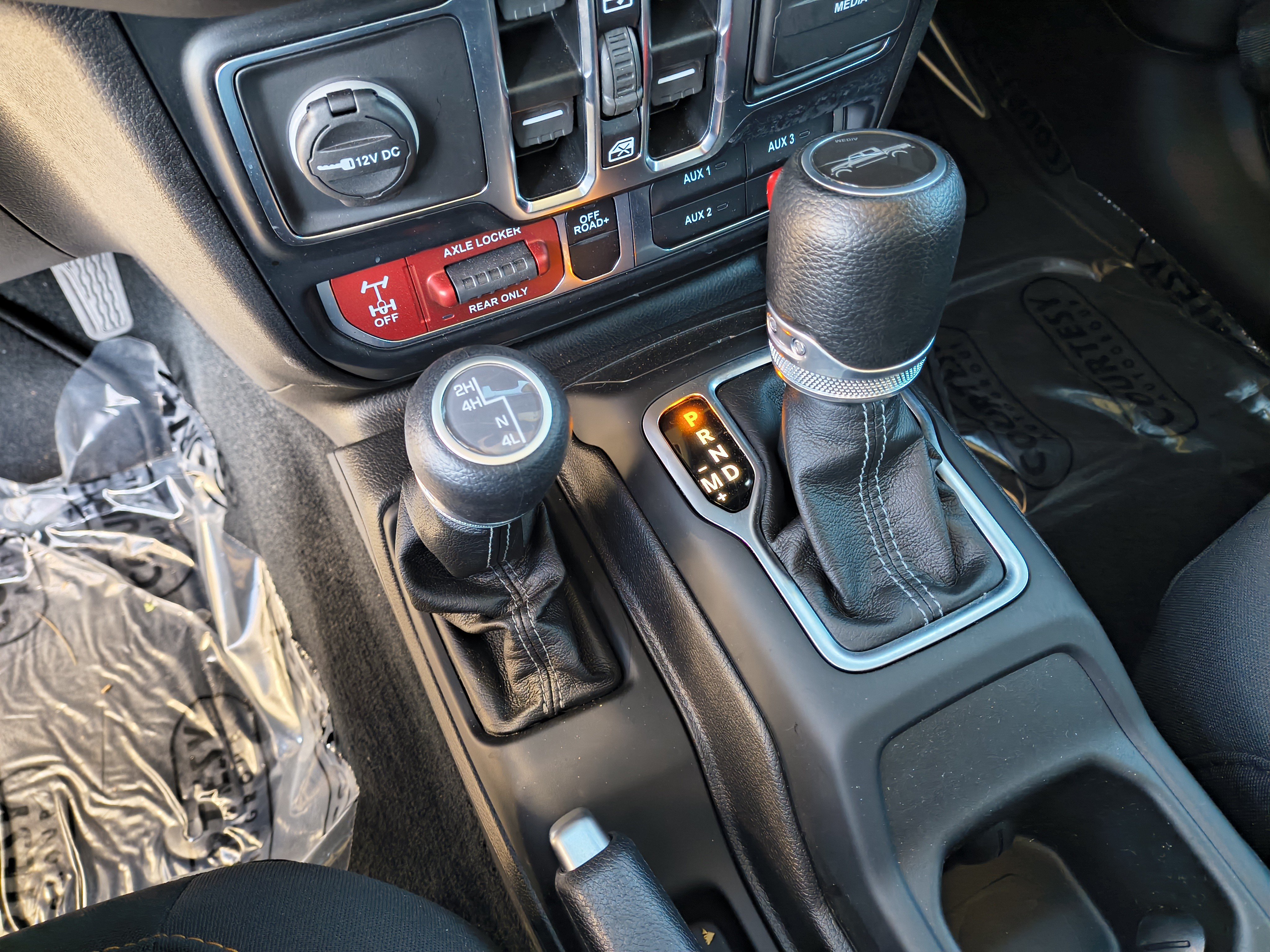 Used 2024 Jeep Gladiator Mojave AWD/4WD image 31