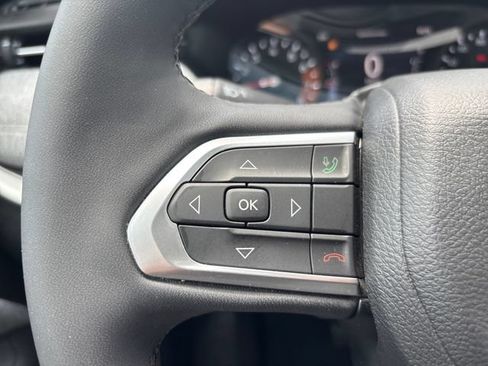 Used 2023 Jeep Compass Latitude w/ Sun and Sound Group AWD/4WD image 19