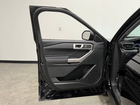 Certified 2023 Ford Explorer XLT w/ Equipment Group 202A image 13