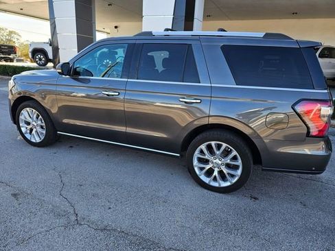 Used 2019 Ford Expedition Limited w/ Equipment Group 302A image 2