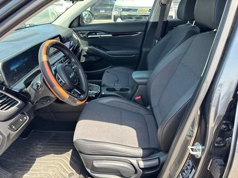 Used 2024 Kia Seltos S FWD image 9