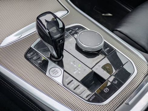 Used 2021 BMW X5 xDrive40i w/ M Sport Package image 25