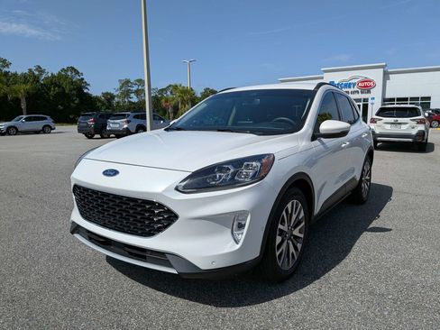 Used 2020 Ford Escape Titanium FWD image 7