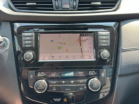 Used 2020 Nissan Rogue SL AWD/4WD image 19