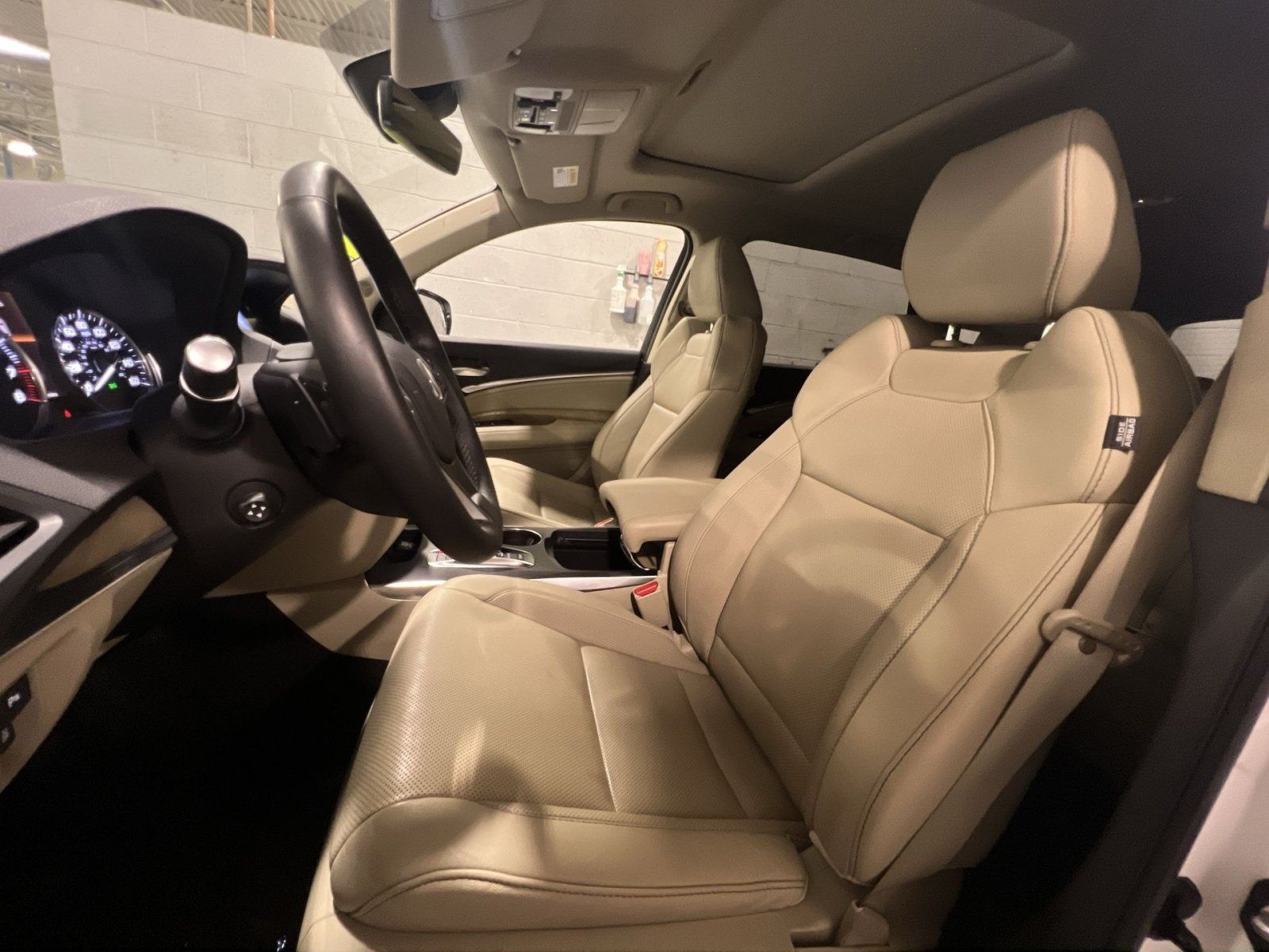 Used 2020 Acura MDX w/ Technology Package AWD/4WD image 13