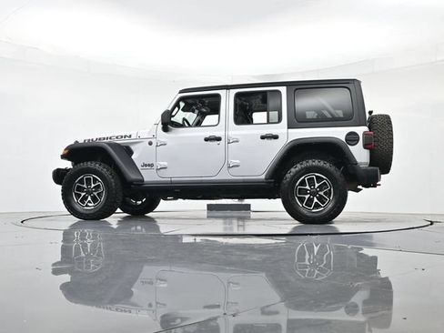 Used 2024 Jeep Wrangler Unlimited Rubicon AWD/4WD image 42